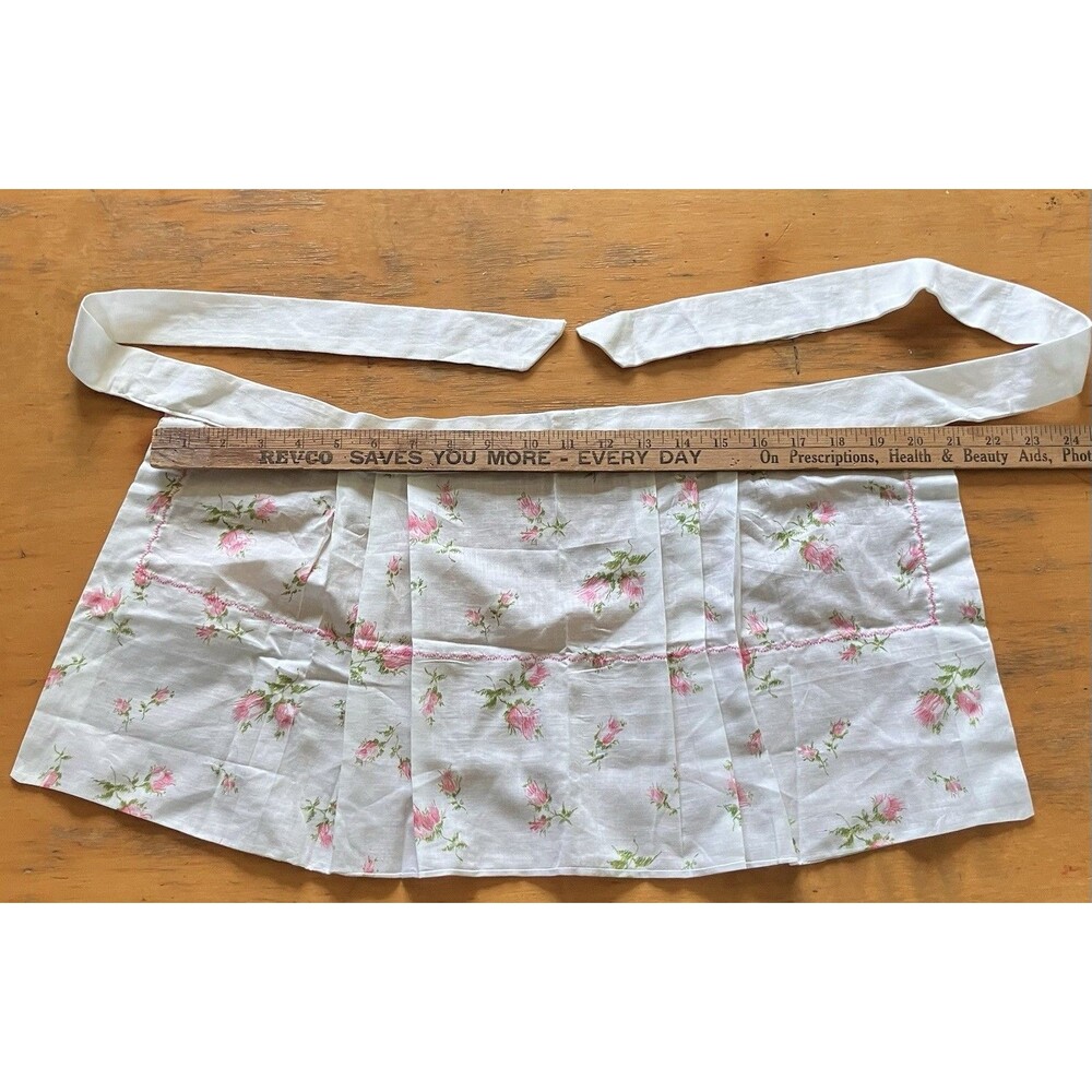 Vintage Apron Floral Handmade MCM Cottage Core Farmhouse Grandma Kitchen - Picture 2 of 4